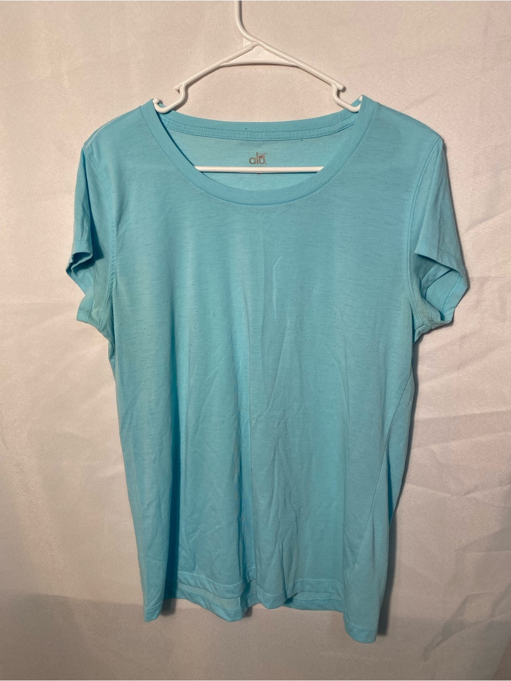 ALO Cool Fit Yoga Women's Light Blue Crewneck Tee